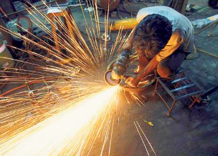 Sanayi üretimi beklentileri aştı