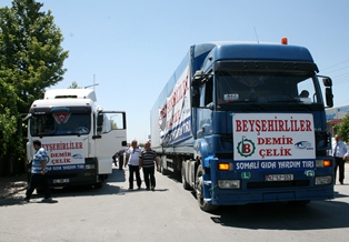 Afrika'ya 2 tır dolusu yardım yola çıktı