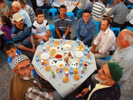 Sille'de mahalle iftarı