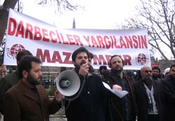 Darbeciler halk düşmanıdır!