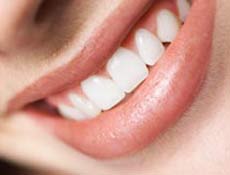 Güneşlenmek diş çürüğünün önüne geçiyor