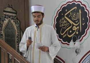 İmamdan cemaati şaşırtan istek