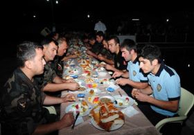 Bakan Şahin'den özel sahur