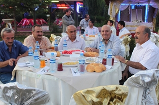 Emlakçılar iftar yemeğinde bir araya geldi