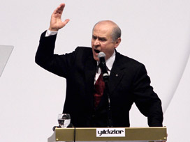 Bahçeli, 52 milletvekiline resti çekti