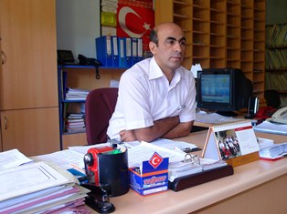 Hayırsever iş adamından gıda paketi