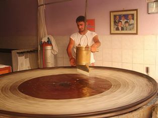 Seydişehir'in tek kadayıfçısı yıllara meydan okuyor