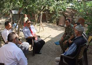 Akşehir'de şehit aileleri ziyaret edildi