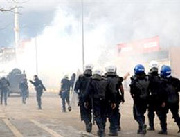 Polise silahlı ve bombalı saldırı