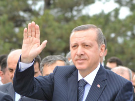 Başbakan Erdoğan, cami dışında kaldı!