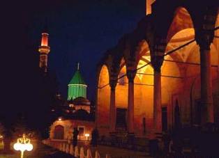 Kadir Gecesi Mevlana müzesi dolup taştı