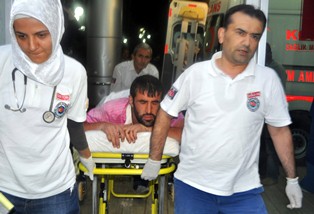 Hırsız zannedilerek bıçaklandı