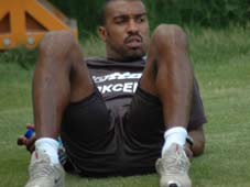 Mertol Karatay açık kapatıyor