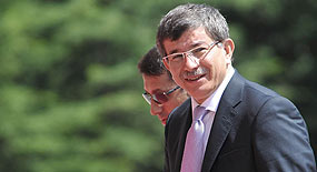 Davutoğlu'ndan bir ilk daha!