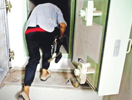 Kaddafi muhalifleri şaşkına çevirdi