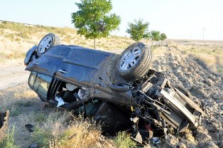Trafik kazası: 2 ölü, 2 yaralı