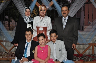 Karaköse Ailesi en mutlu gününü yaşadı