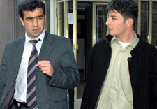 Laf attığı kızdan dayak yemiş