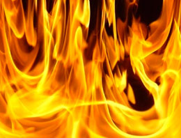 Sırplar fanatikler şimdi de cami yaktı