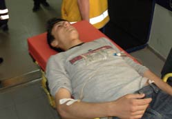 Öğrenciyi 3 yerinden bıçakladılar