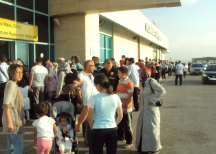 Konyalı umrecilerden havaalanı tepkisi