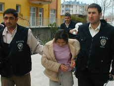 Bohçacı hırsızlar yakayı ele verdi