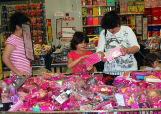 Kalitesiz okul malzemeleri tehlike saçıyor