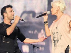 Tarkan ile Ajda ayakta alkışlandı