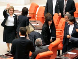 Kadın vekillere bu yasak kalkıyor