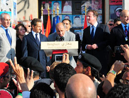 Sarkozy kurtarıcı gibi karşılandı!