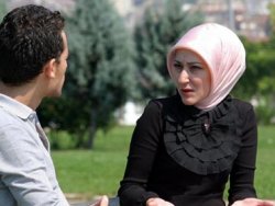 Albayrak'tan başörtülülere eleştiriye isyan