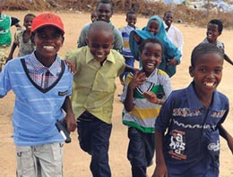 Somali'li çocuklar artık gülümsüyor