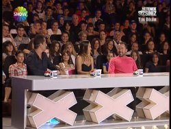 Shakira dansı jüriyi birbirine düşürdü