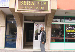 Şimdi de kapılara dadandılar