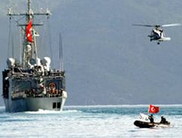 Türk donanması Akdeniz yolunda