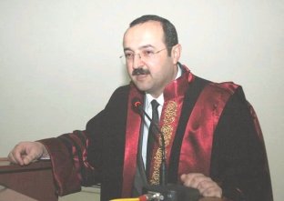 "Üniversite'de idari kadro atamaları önemli"