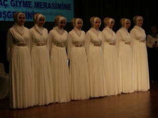 Hafizeler taçlandırıldı