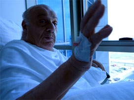 Denktaş'ın boğazına kanül yerleştirildi