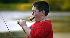 Alay edilen çocuk kilo veremiyor