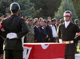 Şehitler için Diyarbakır'da tören