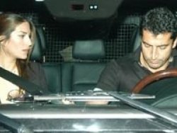 Kenan sevgilisiyle gece gezmesinde