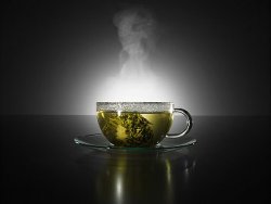 Masa başı çalışanına yeşil çaylı çözüm