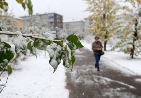 Rusya’ya ilk kar hayatı felç etti