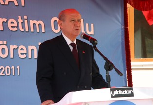Bahçeli temelini attığı okulun açılışını yaptı