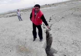 Karapınar'da yeni bir obruk oluştu