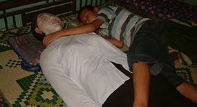 9 yıldır karısının cesediyle uyuyor