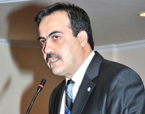 Öztürk, Akören'de öğrencilerle buluştu