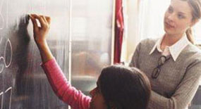 Her eve bir "aile öğretmeni"