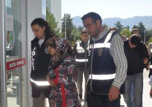 Yaşlı kadının katili sevgililer tutuklandı