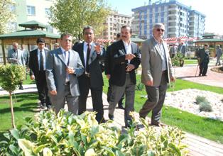 3 yeni park ve 1 yaya üst geçidi açıldı